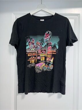 H&M Women’s Black Graphic Tee